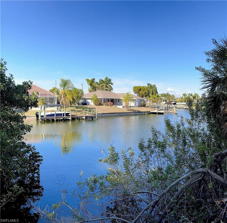 CAPE CORAL - Land