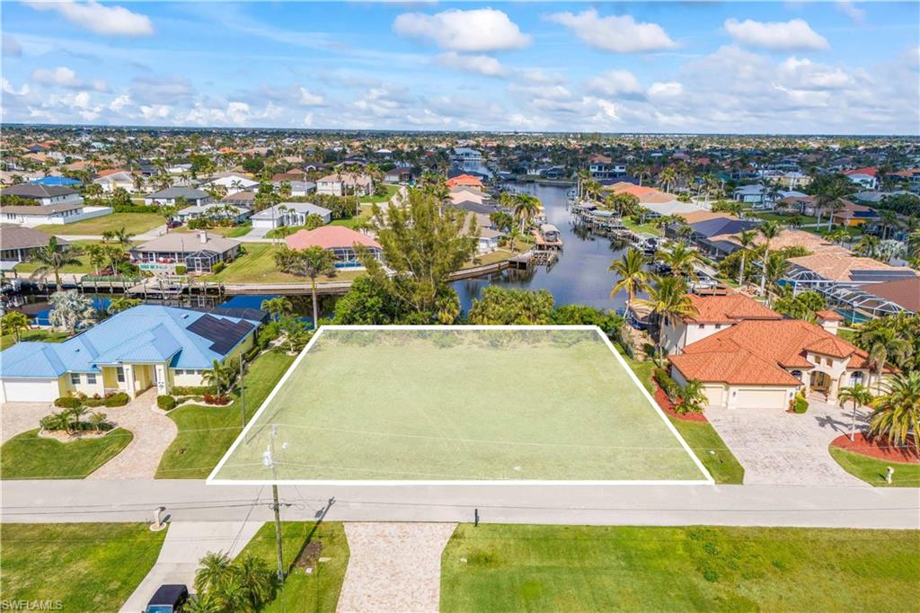 CAPE CORAL - Land