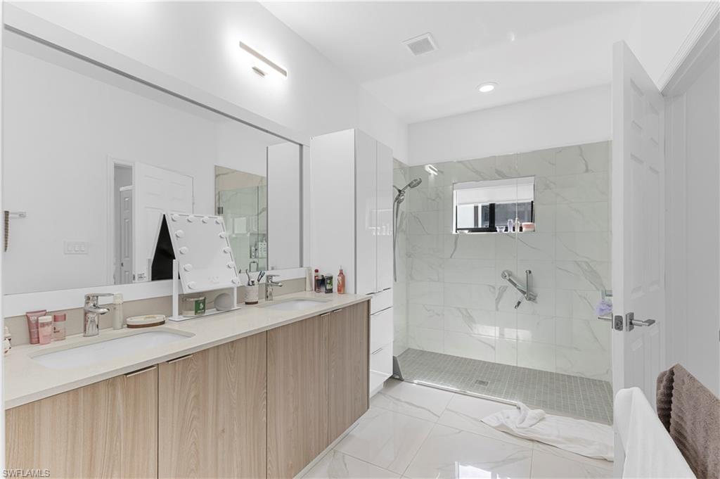 MAPLE RIDGE - Residential