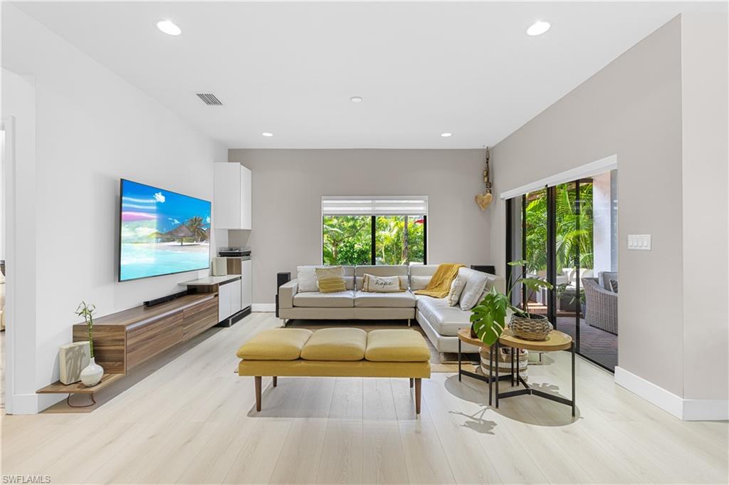MAPLE RIDGE - Residential