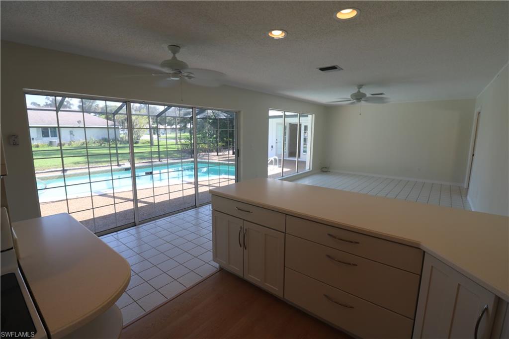 LAUREL OAKS - Residential
