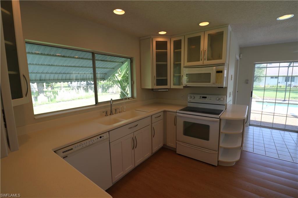 LAUREL OAKS - Residential