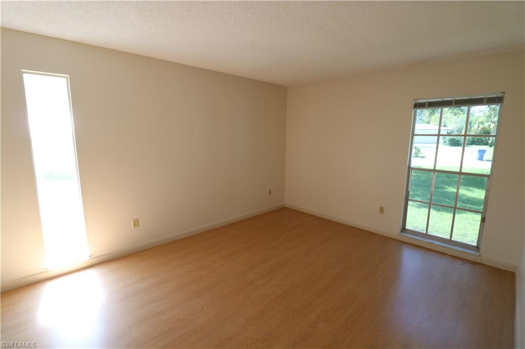 LAUREL OAKS - Residential