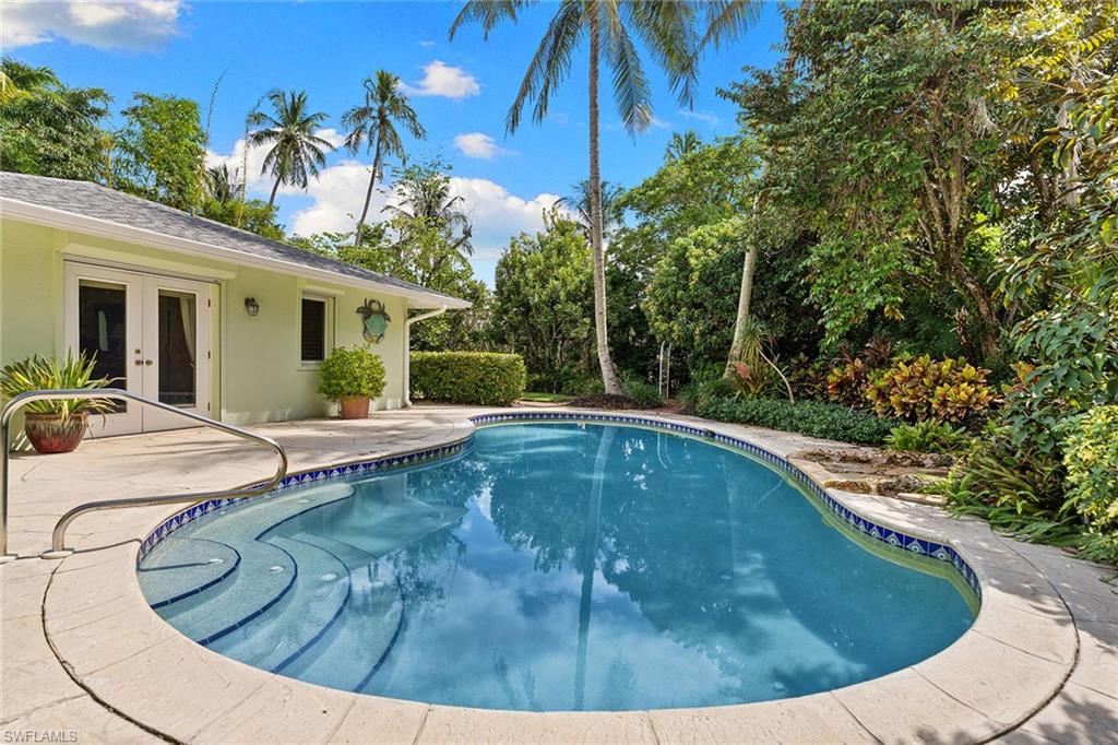 OLDE NAPLES - Residential