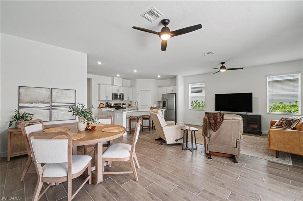 TUCKERS COVE - Residential
