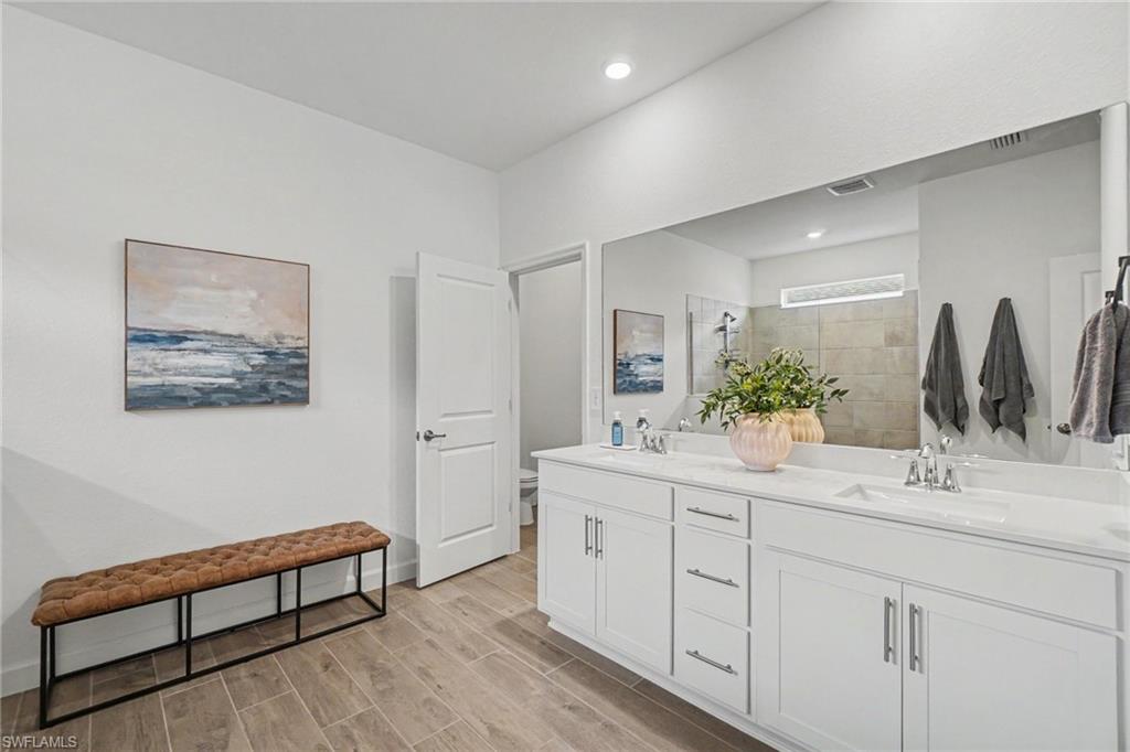 TUCKERS COVE - Residential
