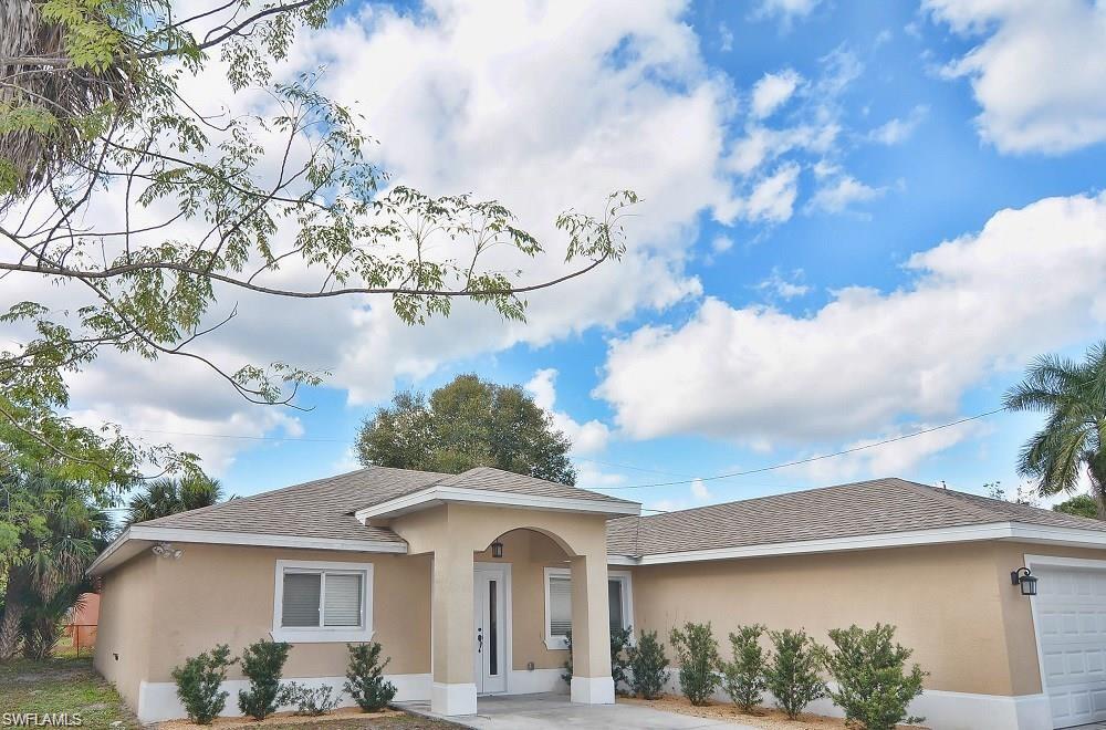 NEWER HOME! This is house is ready to go! Nice tile throughout, upgraded kitchen, bathrooms, oversized garage,  CALL TODAY BEFORE IT IS GONE!
