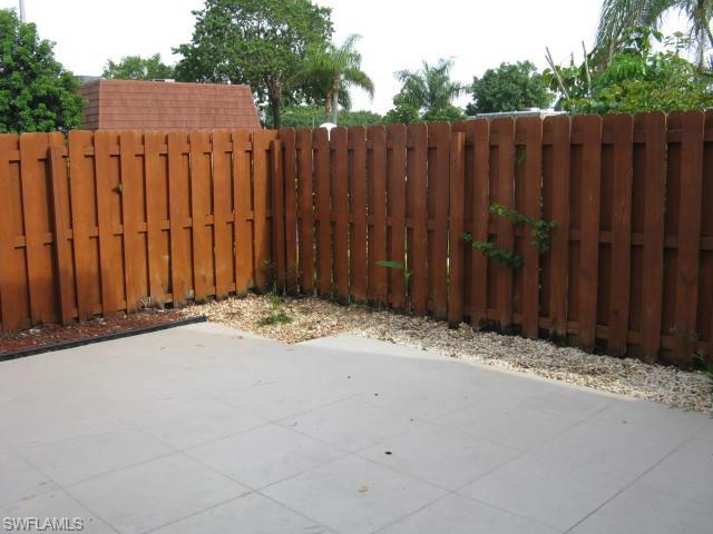 PARKWOODS TOWNHOUSE COMMUNITY - Residential