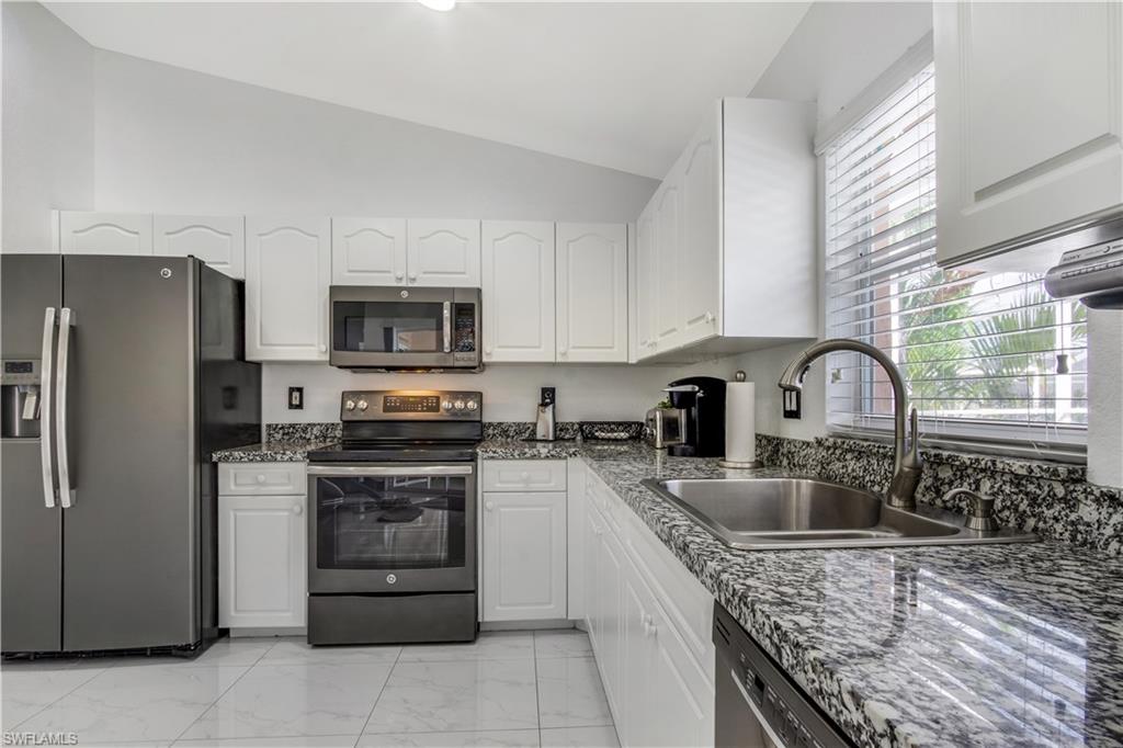 CHARLOTTE SHORES - Residential