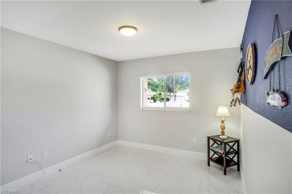 CHARLOTTE SHORES - Residential