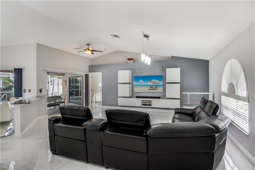 CHARLOTTE SHORES - Residential