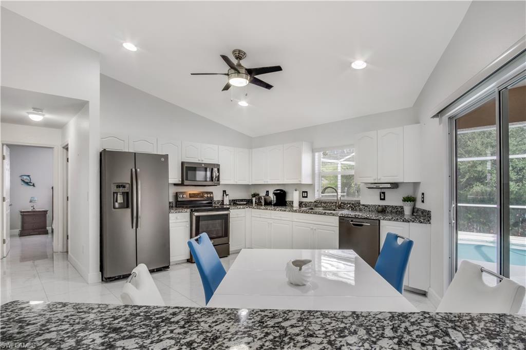 CHARLOTTE SHORES - Residential