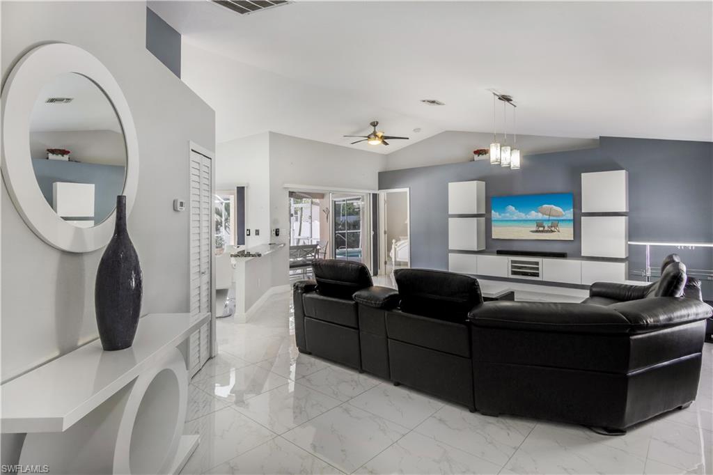 CHARLOTTE SHORES - Residential