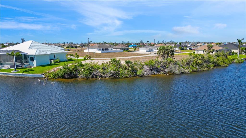 CAPE CORAL - Land