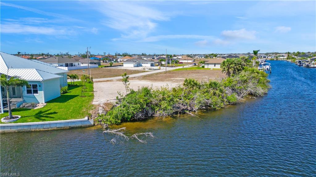 CAPE CORAL - Land