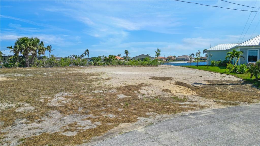 CAPE CORAL - Land