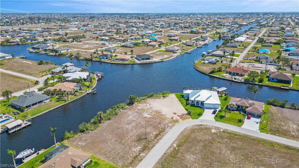 CAPE CORAL - Land