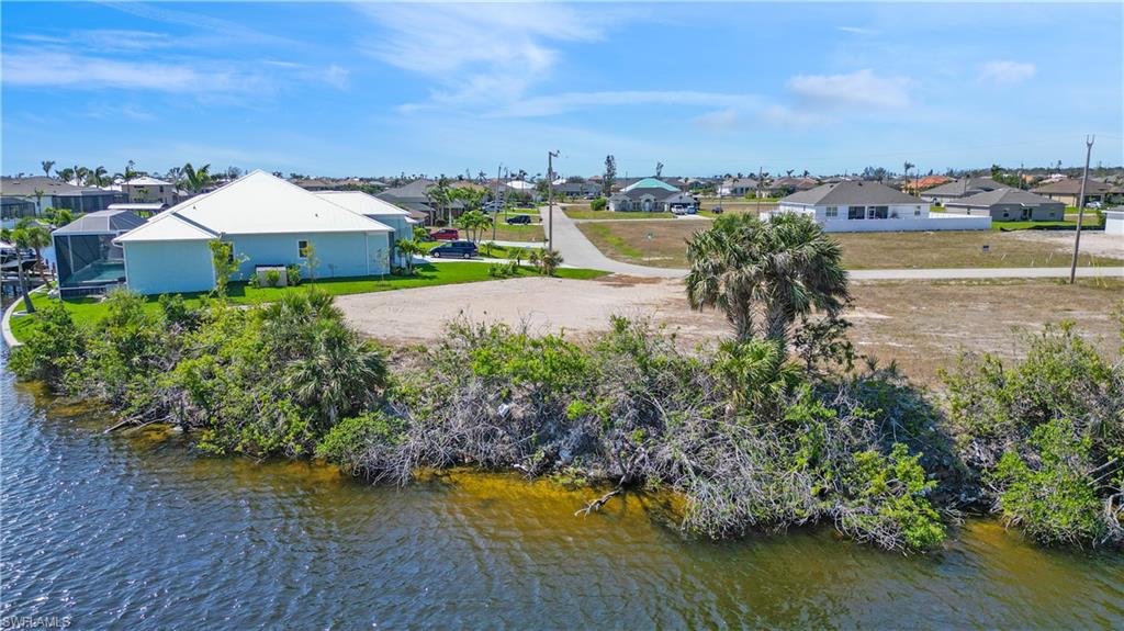 CAPE CORAL - Land