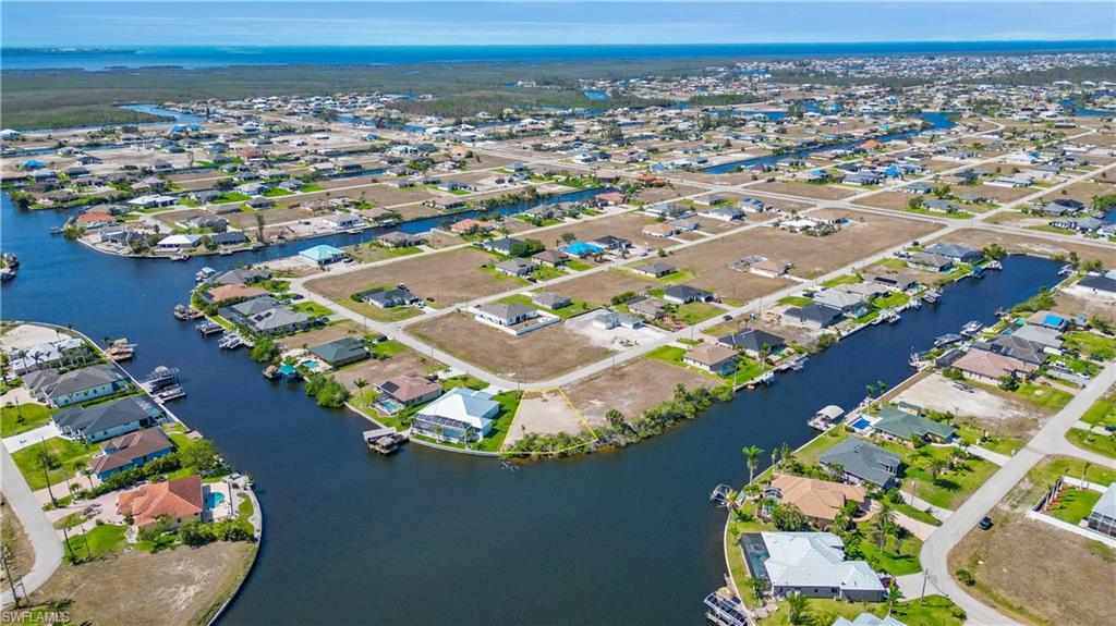 CAPE CORAL - Land