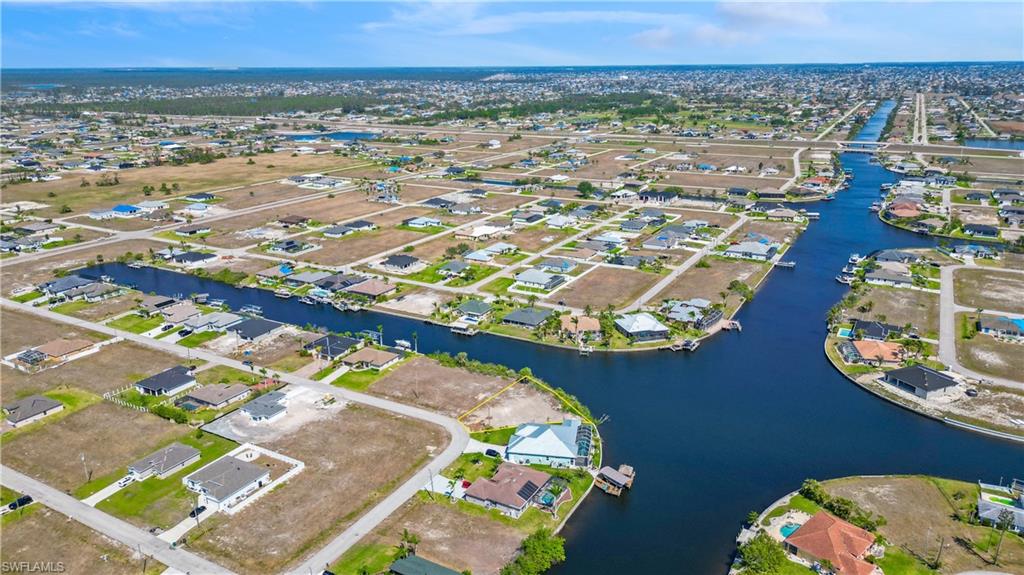 CAPE CORAL - Land