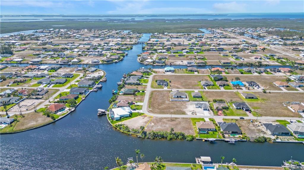 CAPE CORAL - Land