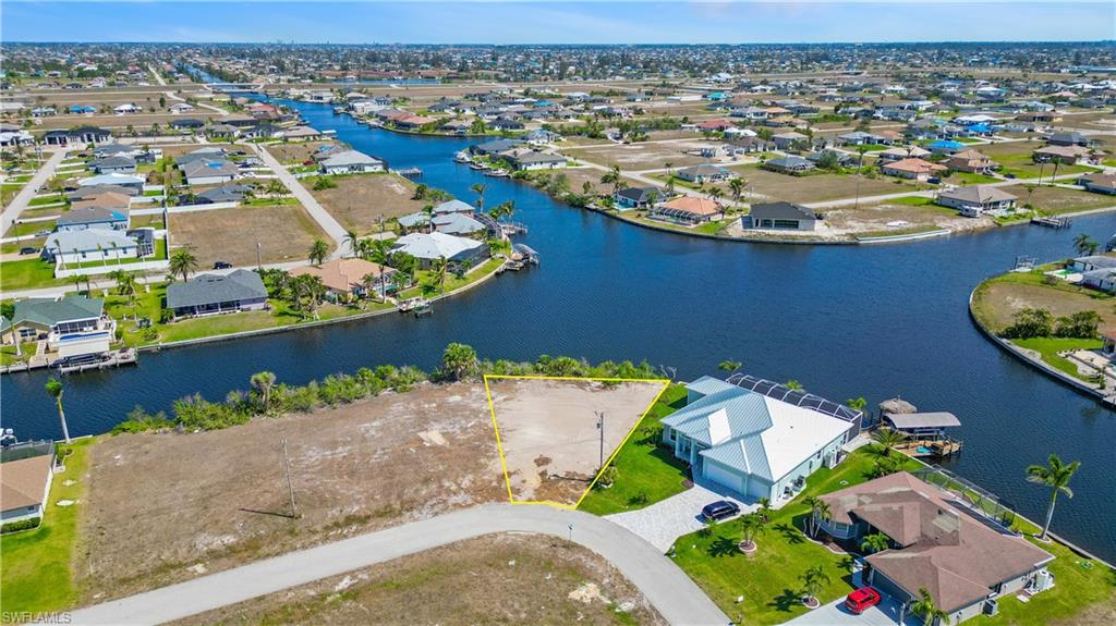 CAPE CORAL - Land
