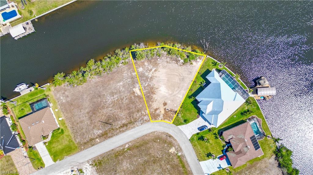CAPE CORAL - Land