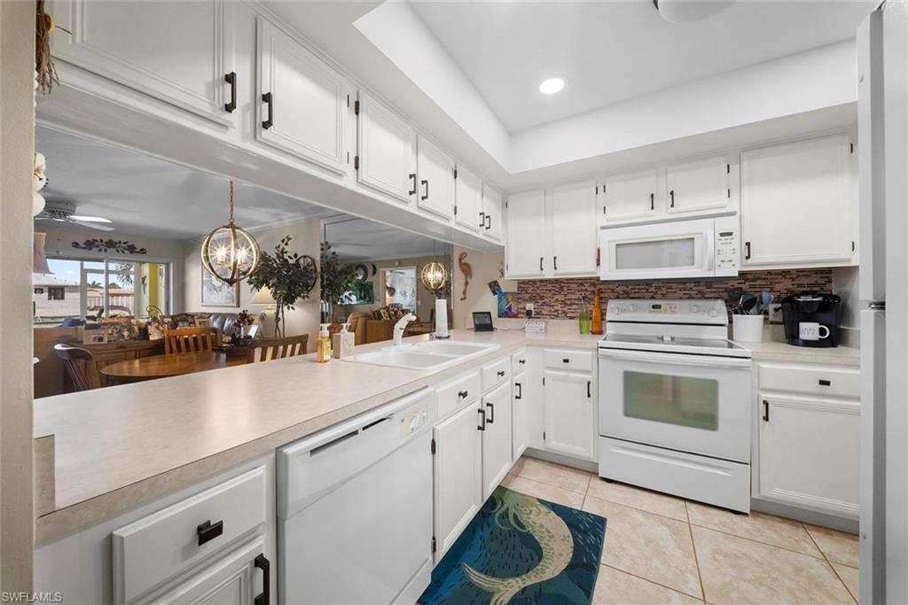 MOORINGS OF CAPE CORAL CONDO PHASE 1 - Residential
