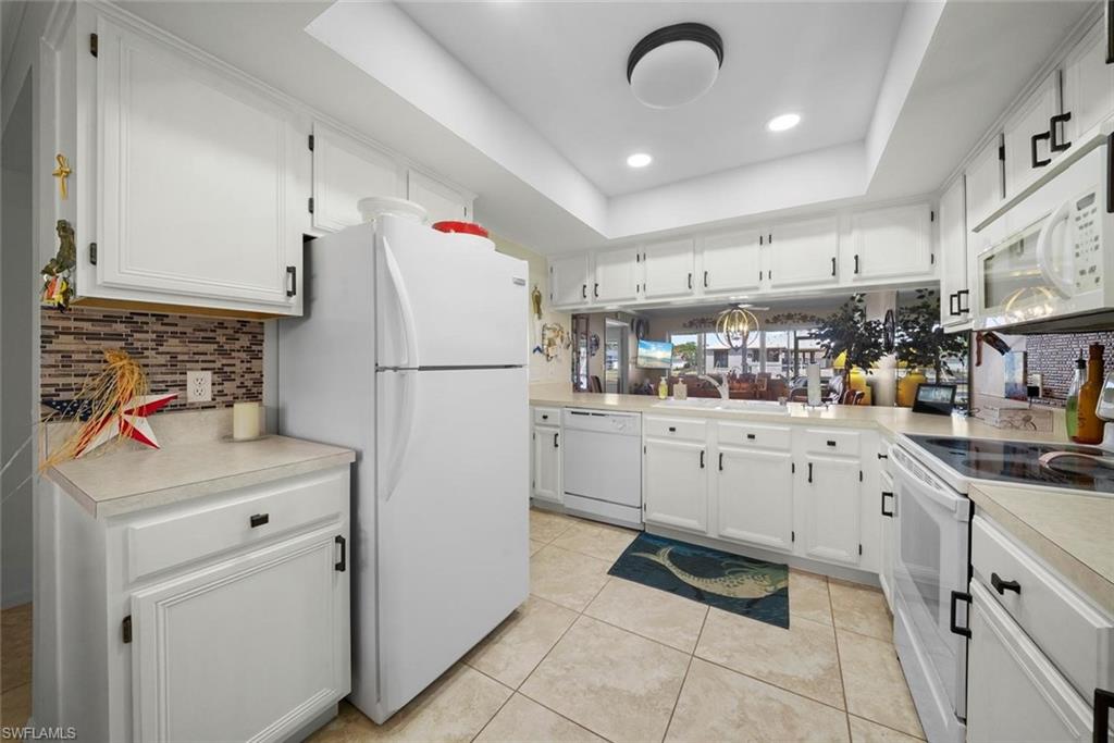 MOORINGS OF CAPE CORAL CONDO PHASE 1 - Residential