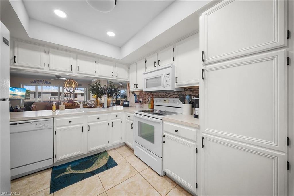 MOORINGS OF CAPE CORAL CONDO PHASE 1 - Residential