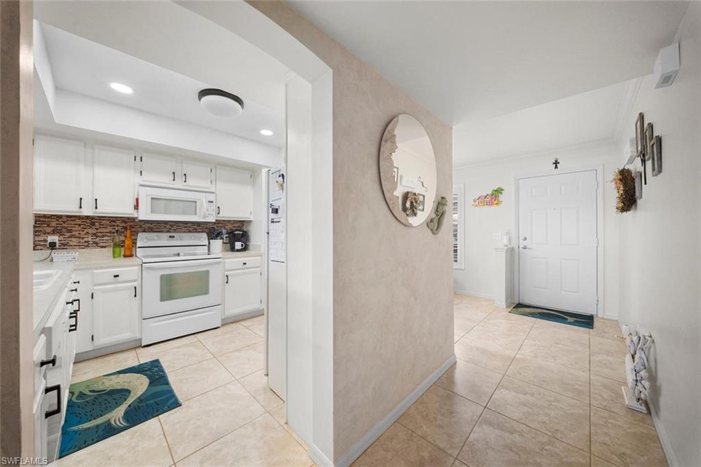 MOORINGS OF CAPE CORAL CONDO PHASE 1 - Residential