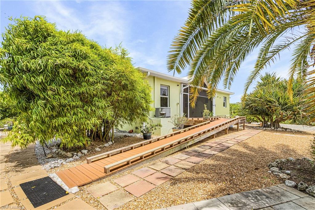 ISLAND ACRES - Residential