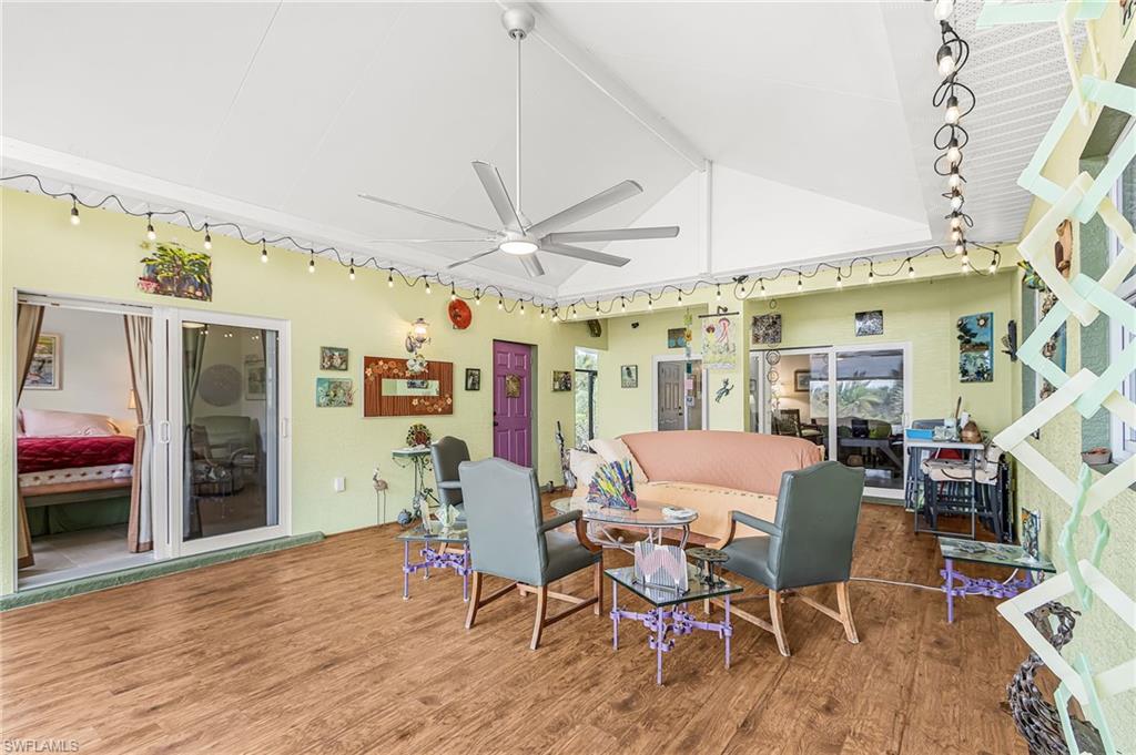 ISLAND ACRES - Residential