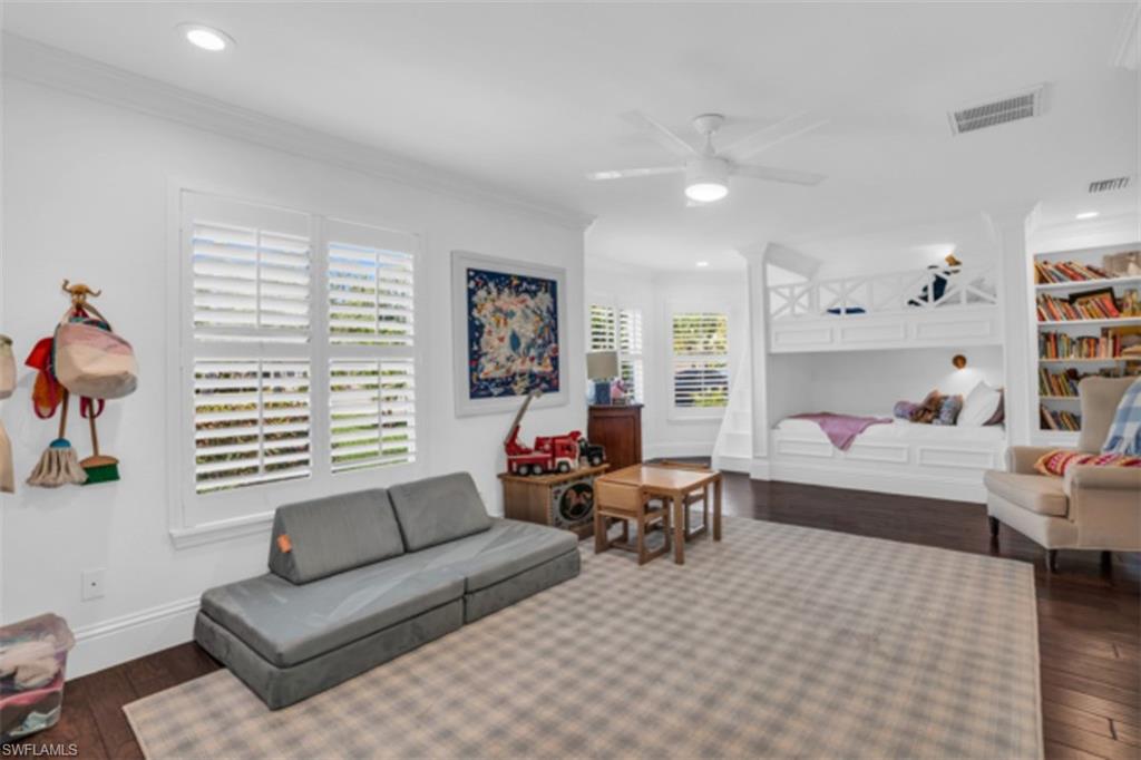 WILLOUGHBY ACRES - Residential