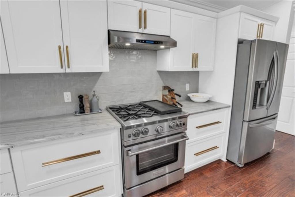 WILLOUGHBY ACRES - Residential