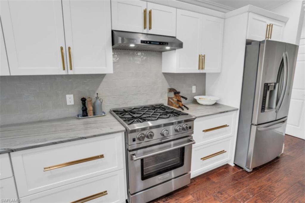 WILLOUGHBY ACRES - Residential