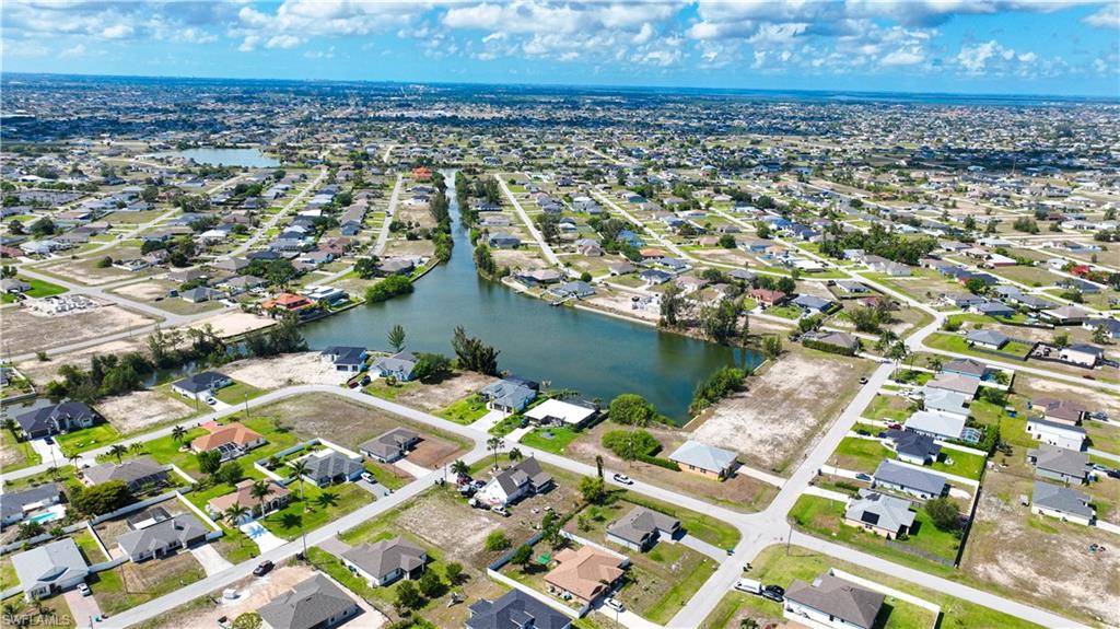 CAPE CORAL - Land