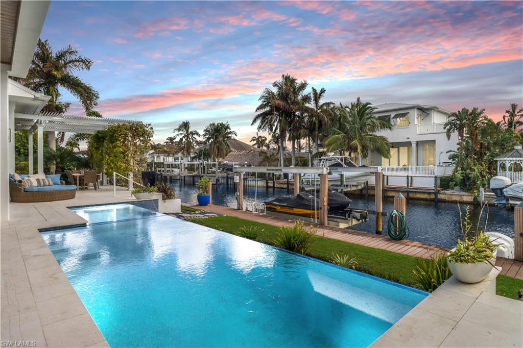 ROYAL HARBOR - Residential