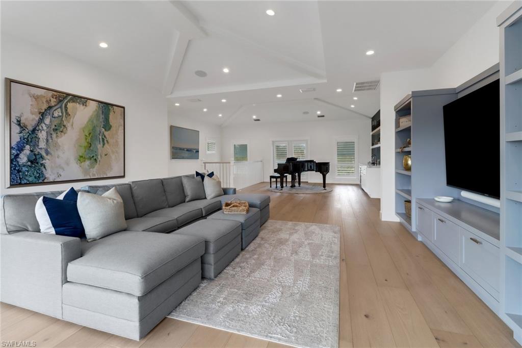 ROYAL HARBOR - Residential