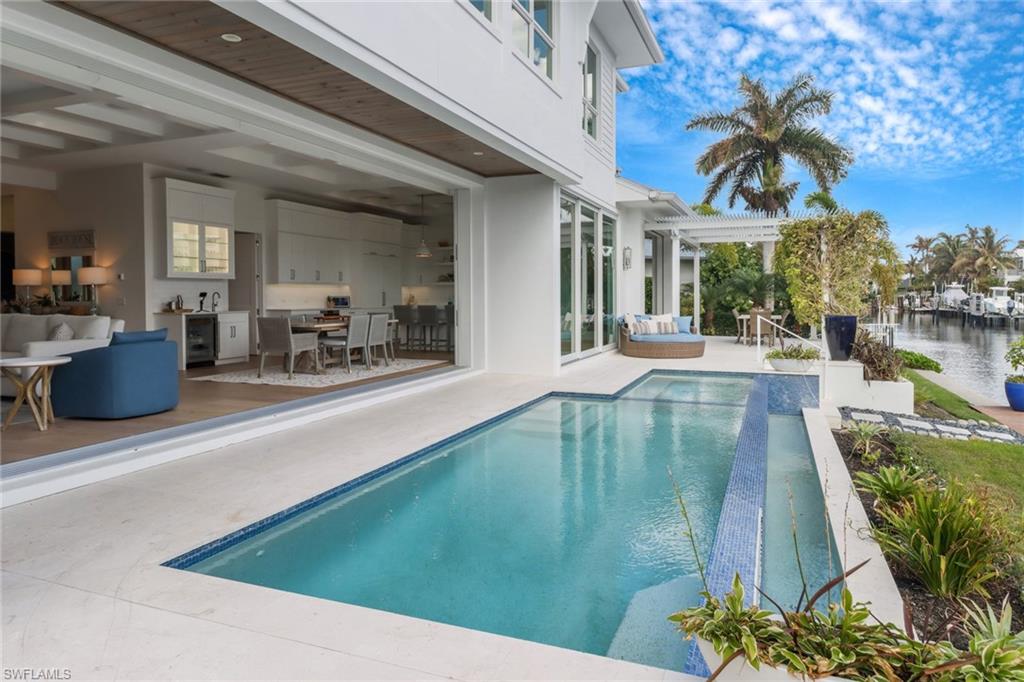 ROYAL HARBOR - Residential