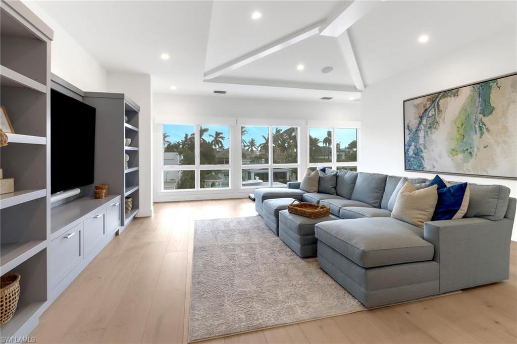 ROYAL HARBOR - Residential