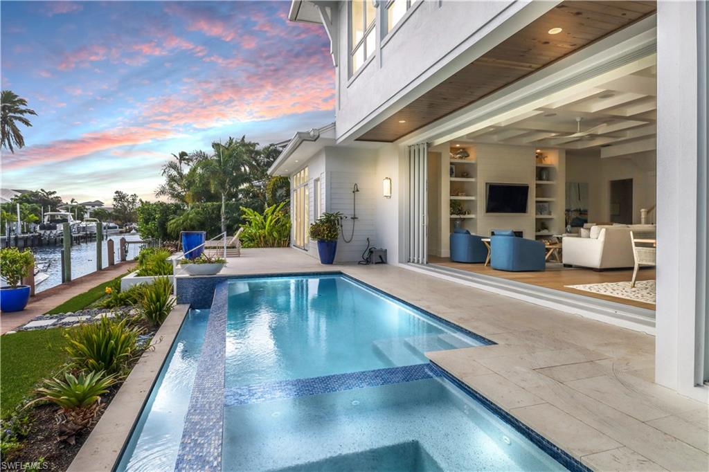 ROYAL HARBOR - Residential