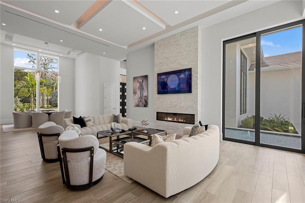 QUAIL WEST - Residential