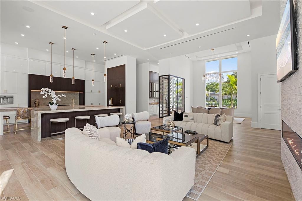 QUAIL WEST - Residential