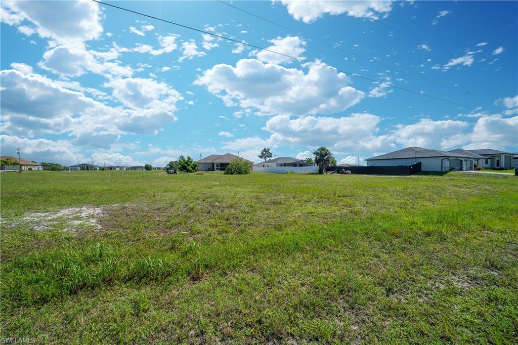 CAPE CORAL - Land