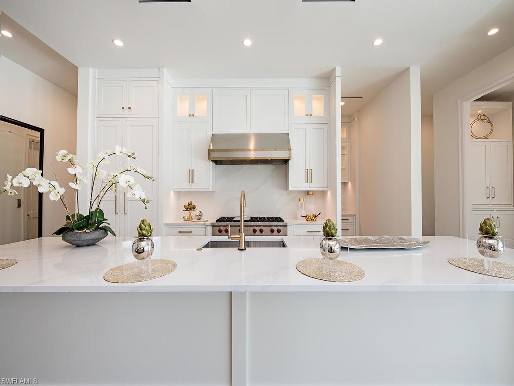 MOORINGS - Residential