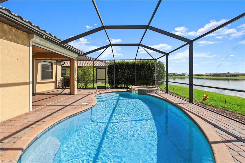 PROMENADE WEST - Residential