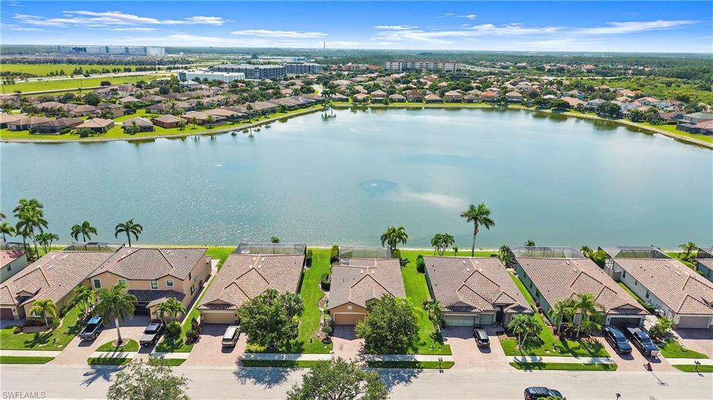 PROMENADE WEST - Residential
