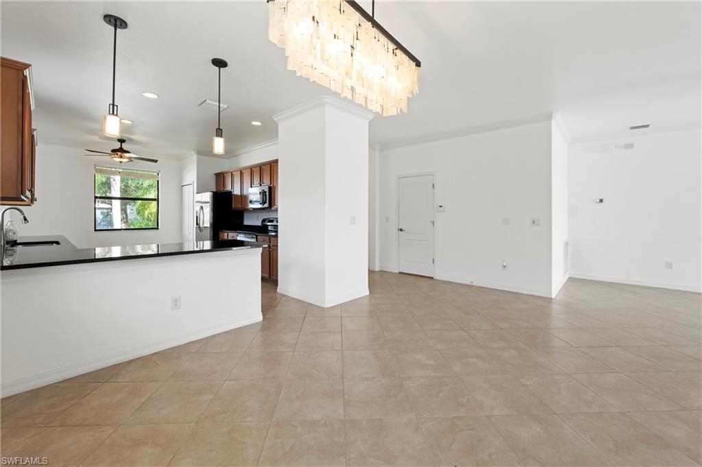 PROMENADE WEST - Residential