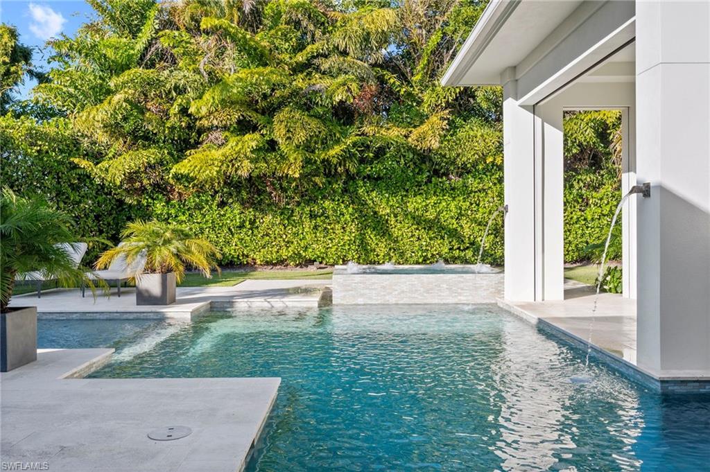 MOORINGS - Residential